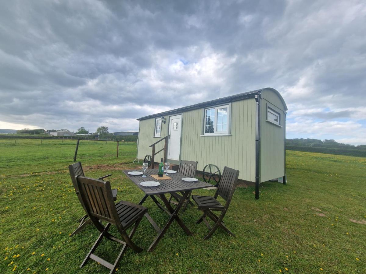 Cwtch Glamping Shepherds Huts Abergavenny